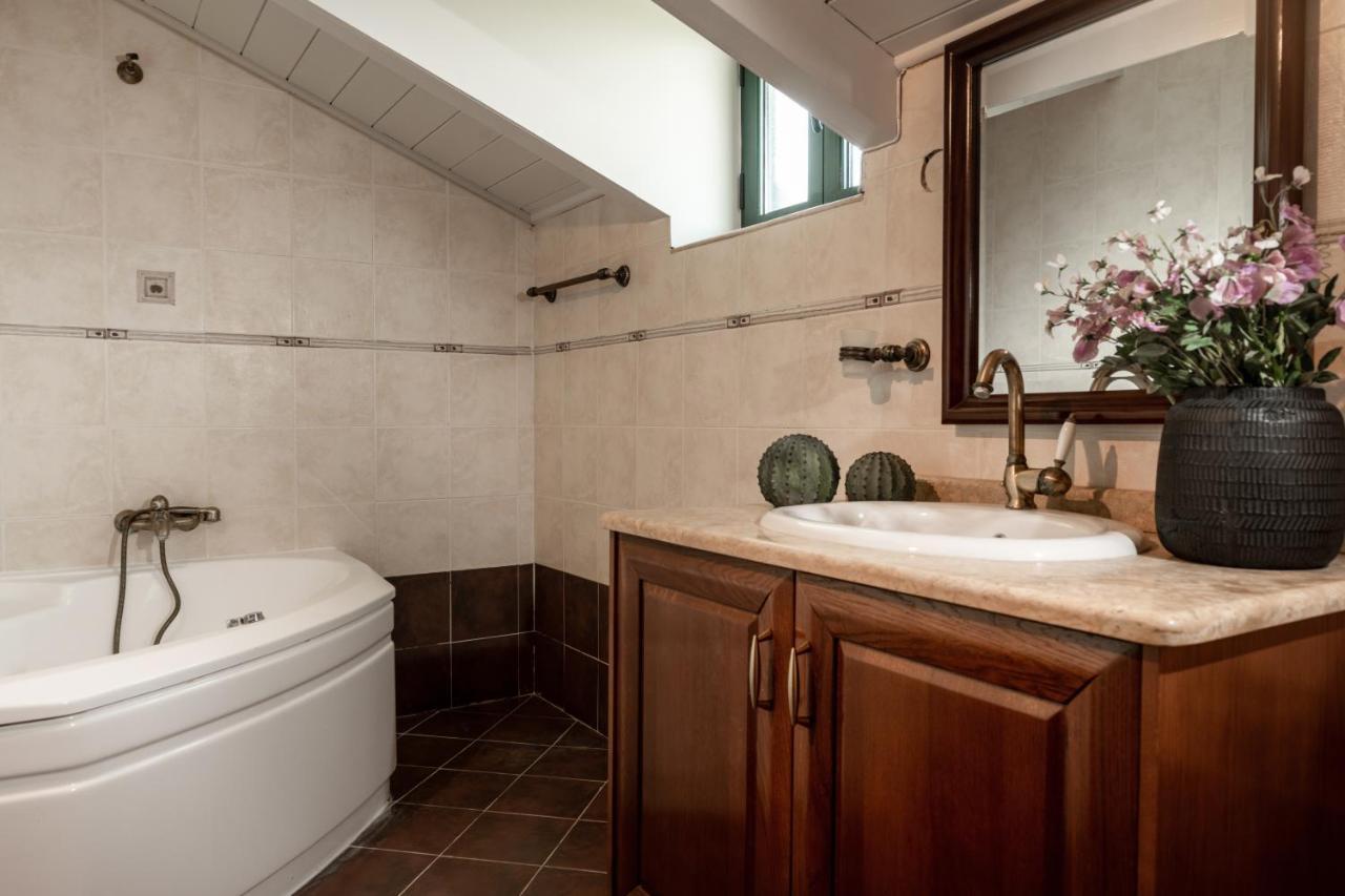 Amalthia Villa Mouzákion Екстериор снимка